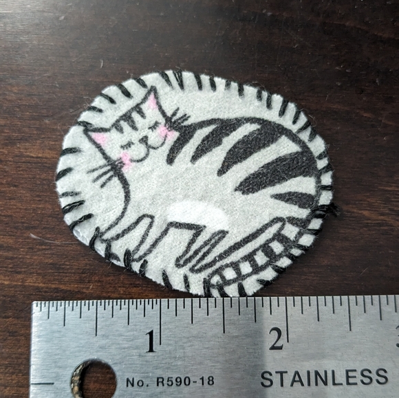 *free w/ 15$ bundle* Custom Grey Cat Patch 2 - Picture 1 of 2